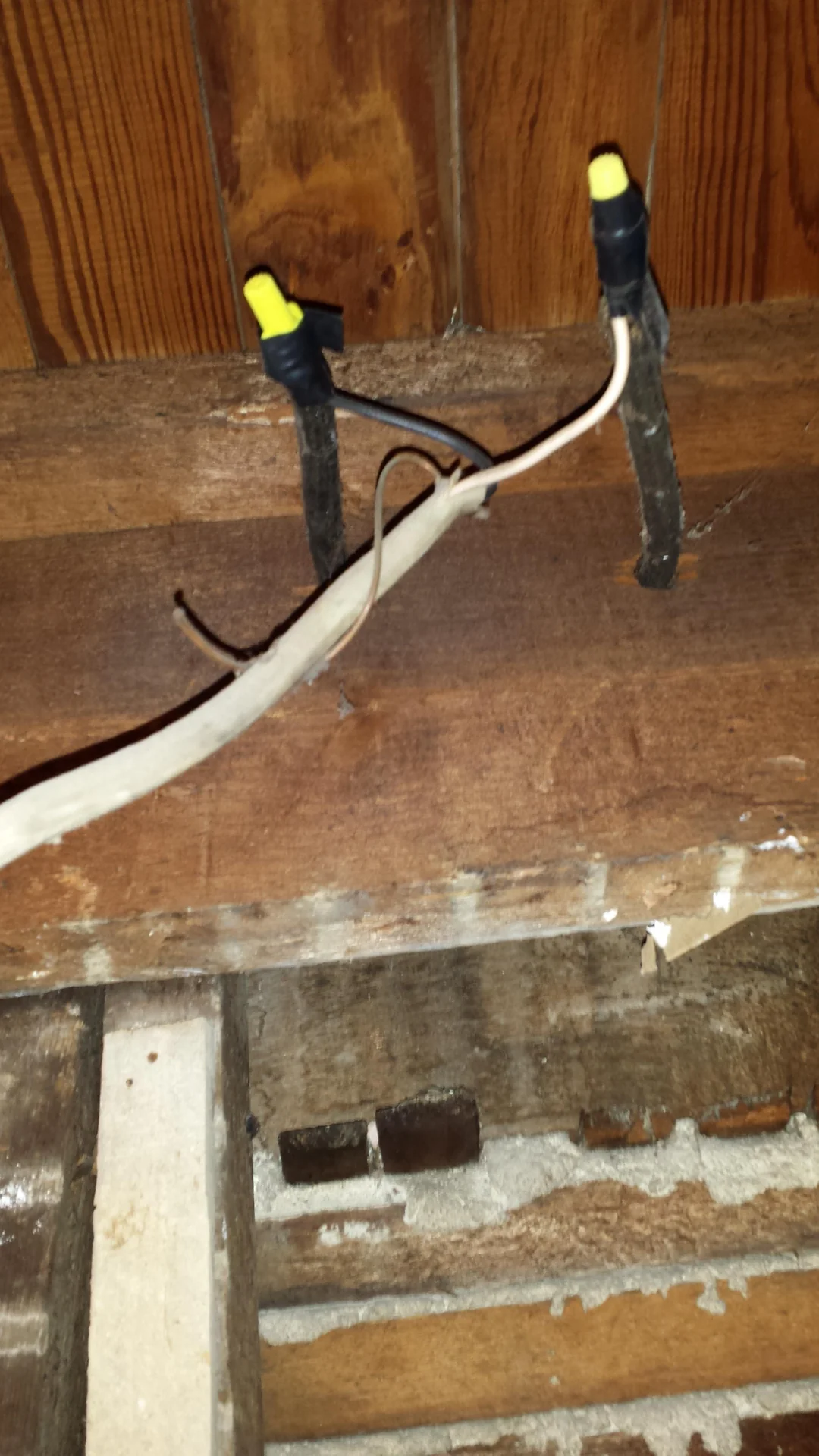 Knob and tube wiring example 1